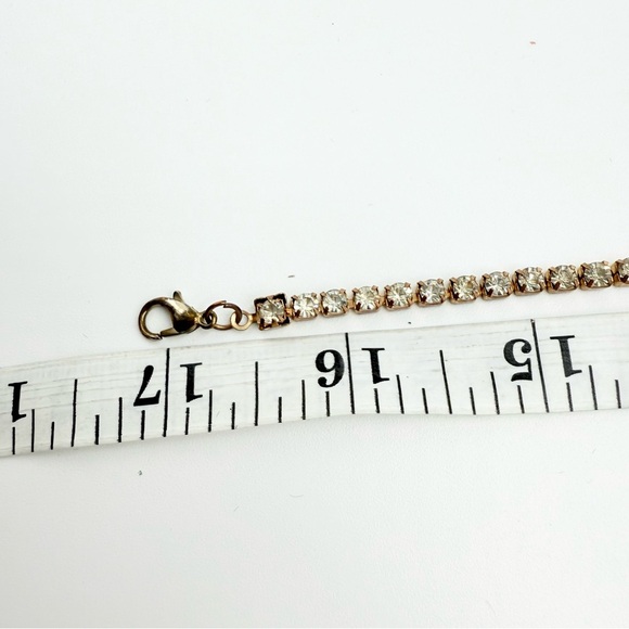 Vintage Gold Tone Clear Rhinestones Necklace - Picture 7 of 7